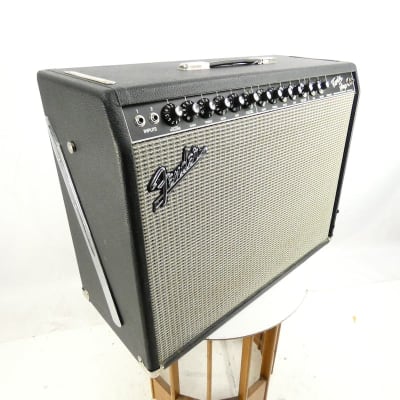 Used Fender TWIN AMPLIFIER 94 TWIN Guitar Speaker Cabinets 2 x 12 image 2