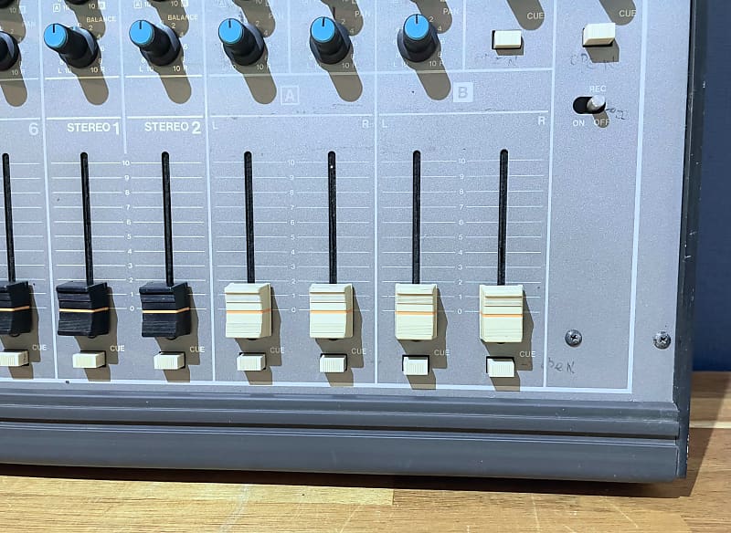 ローランド Roland RM-84 Multi Mixer アナログミキサー - u840