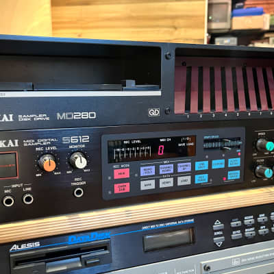 Akai S612 MIDI Digital Sampler With MD280 QD Drive