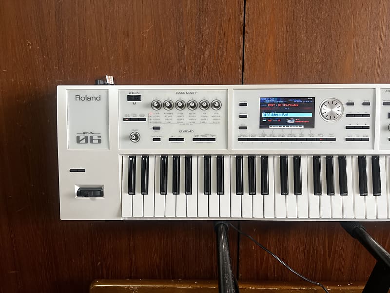 Roland FA-06-SC WH 61-key Music Workstation limited color WHITE w