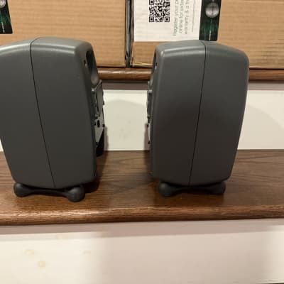 Genelec 8320A SAM 4" Powered Nearfield Studio Monitor (Pair) 2016 - 2021 - Gray image 5