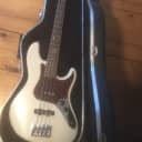 Fender Deluxe Jazz bass 2007 Olmpic white pearl