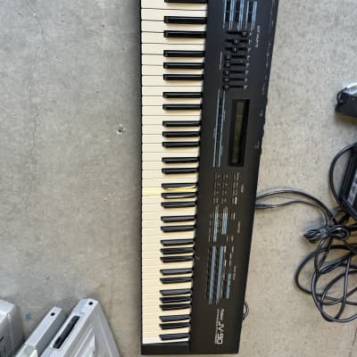 Roland JV-90 76-Key Expandable Synthesizer #1 1993 - 1996 - Black