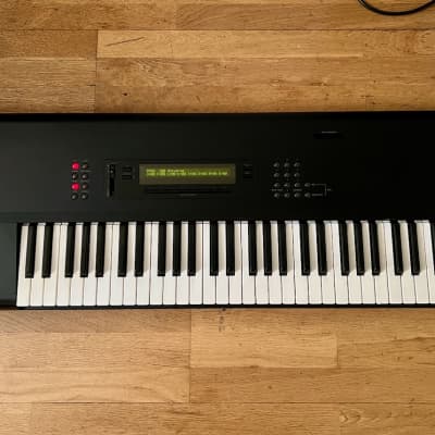 Korg M1 61-Key Synth Music Workstation 1990s - Black