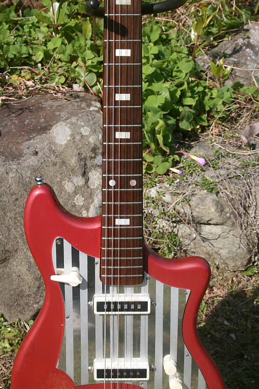 ギター GUYATONE LG-80T 1965 RARE OFFSET MODEL 1965 Guyatone LG-80T Japan Vintage Bizarre Guitar- Metallic
