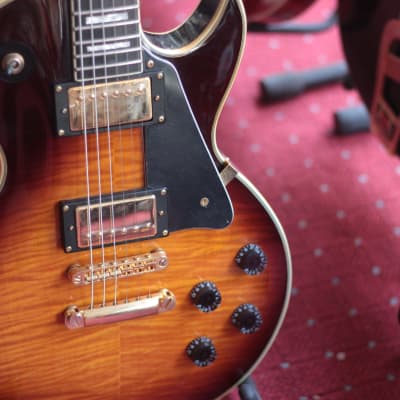 Les Paul Custom copy by Invasion * fine low price Paula that sounds/plays/looks astoundingly fine * if you look for a low cost Paula...BUY NOW ! * for sale