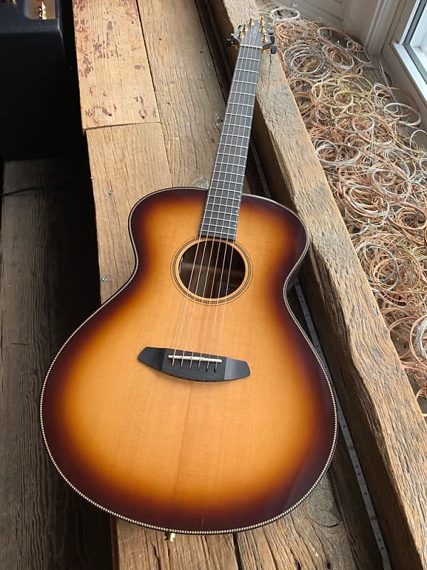 Breedlove Oregon Concert Custom Whiskey Burst Reverb Canada