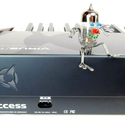 Access Virus TI Synthesizer Keyboard + Dust Cover + Neuwertig + OVP + Garantie Bild 12