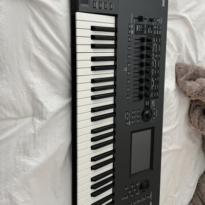Yamaha Montage 7 Flagship Synthesizer 2019 - Present - Black image 4