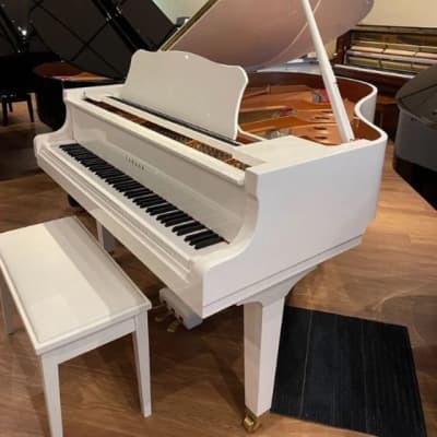 Yamaha GC2 Disklavier 5′ 8″ Grand Piano, White image 3