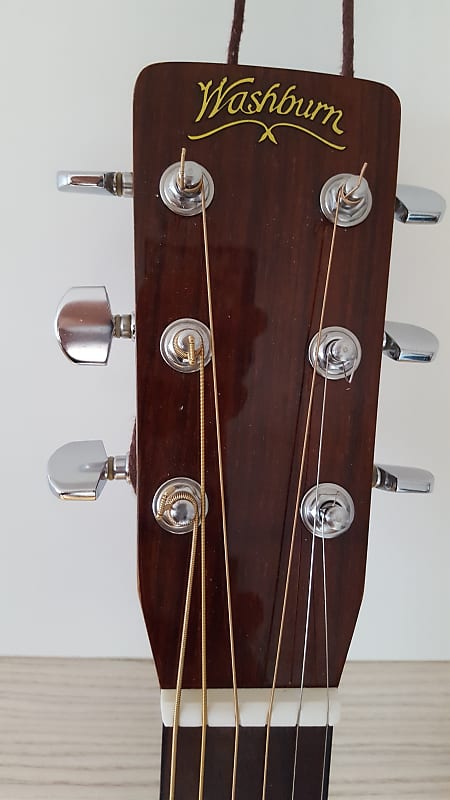 アコースティックギターWashburn d-26s クラックありのためジャンク アコースティックギターWashburn d-26s クラックありのためジャンク