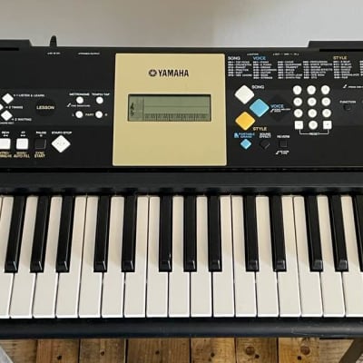 Yamaha YPT-220 61-Key Digital Piano Keyboard with Power Cord