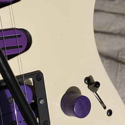 Fender HM Strat 1989 - Pearl White. Relive your GLAM METAL GLORY! image 11