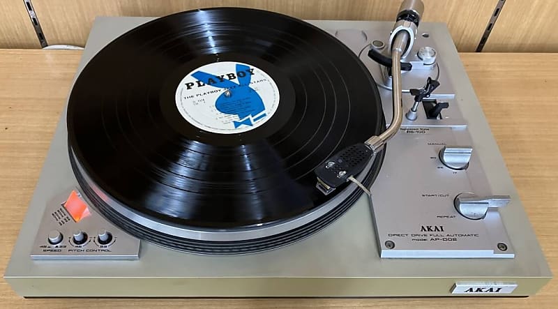 Akai AP-D02 direct drive turntable (1980&#039;s - Silver)  			