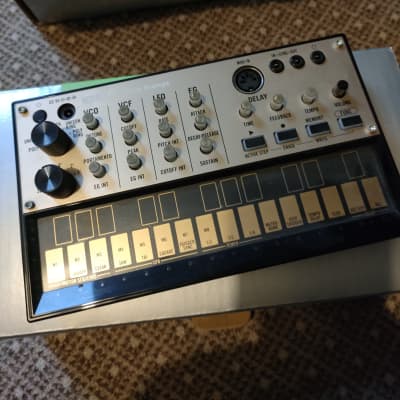 Korg Volca Keys Analog Loop Synthesizer 2013 - Present - Gold/Black