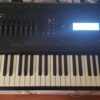 安い日本製カーツエル　KURZWEIL　K2500X 88-Key Digital Workstation Synthesizer その他