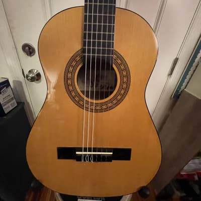 Jasmine JS-141 1/4 Scale Classical Guitar (ages 4-7) w/soft case 2000’s image 1