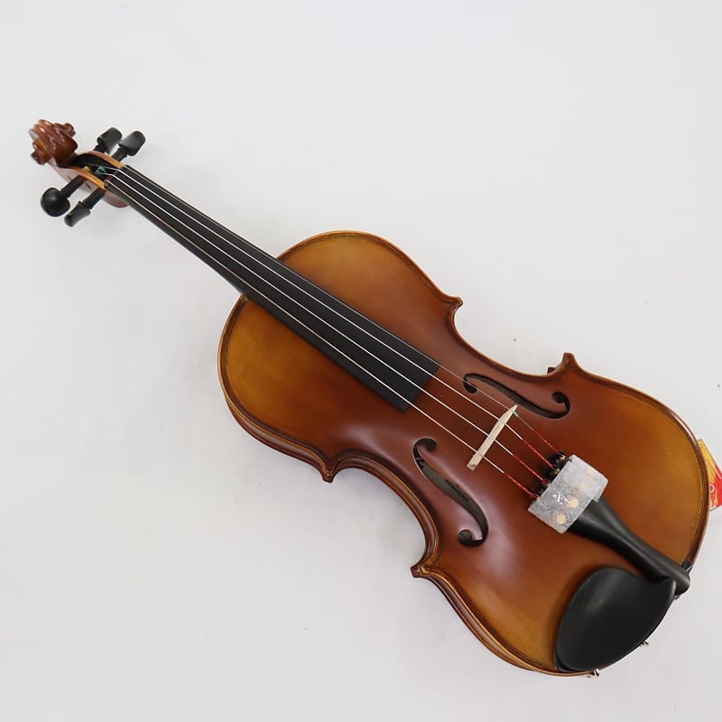 William Lewis & Son Model WL46E4CHPM 'Somerset' 4/4 Violin