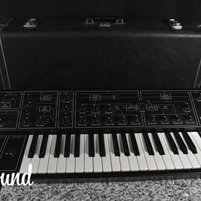 YAMAHA CS-10 Vintage Analog Synthesizer w/ Hard Case in Excellent Condition.