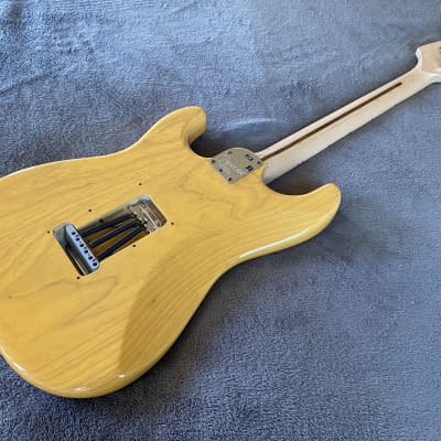 2008 Fender American Deluxe Ash Stratocaster Maple Fretboard - Butterscotch Blonde - Free Pro Setup image 15