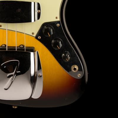 Fender Custom Shop 1964 Jazz Bass Journeyman Relic Super Faded Aged 3-Tone Sunburst image 8