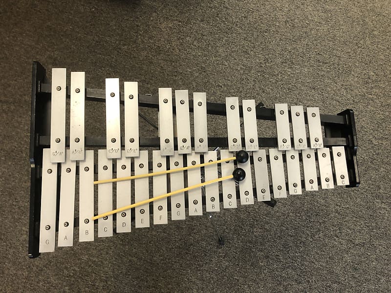 Ludwig Student Glockenspiel w/mallets, stand and carry case | Reverb