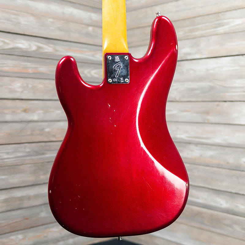 Fender Nate Mendel P Bass - Road Worn Candy Apple Red (67752-5G)