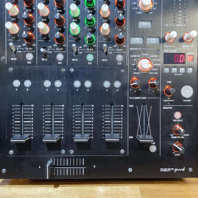 Excellent] Korg Zero 4 Four-Channel DJ Mixer Controller with