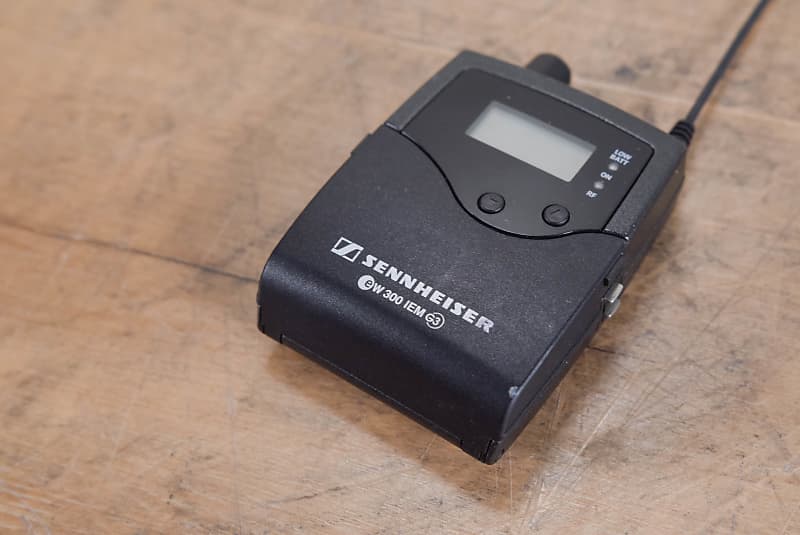 Sennheiser XSW EK In Ear Monitor Belt Pack Receiver and Headphones (476-500  Megahertz)