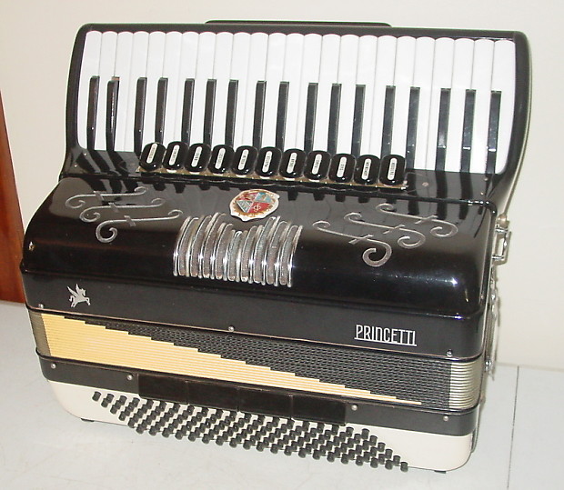 Princetti accordion top