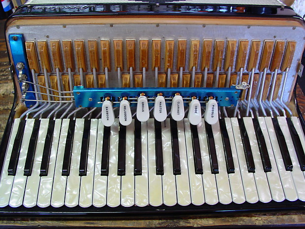 Accordiana by Excelsior Model 310 Electric LMH 17 1/2