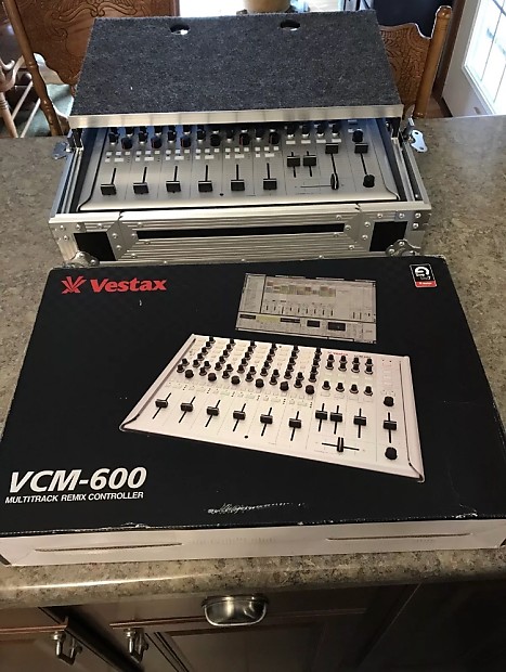 Vestax VCM-600 マルチトラックリミックスコントローラー （気質