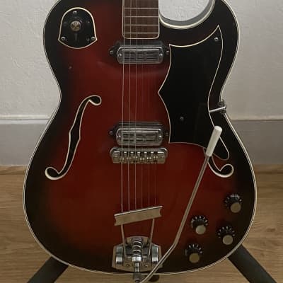 名機 CRUCIANELLI Vintage Crucianelli Elite 1963 V-40 Red Sparkle Guitar Rare