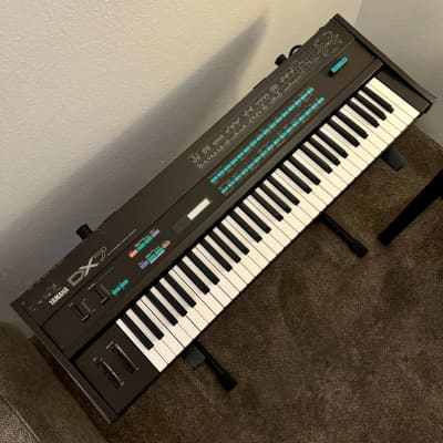 Yamaha DX7 Synthesizer