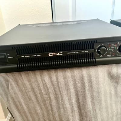 アンプ QSC PL340 QSC PL-340 Powerlight 3 4000 watt Professional Audio Rack