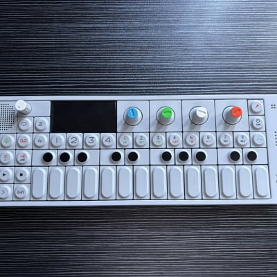 Teenage 向い Engineering OP-1