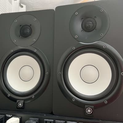 Yamaha HS7 Two Way Powered Studio Monitor PAIR OF TWO 95W Active Speakers  White HS