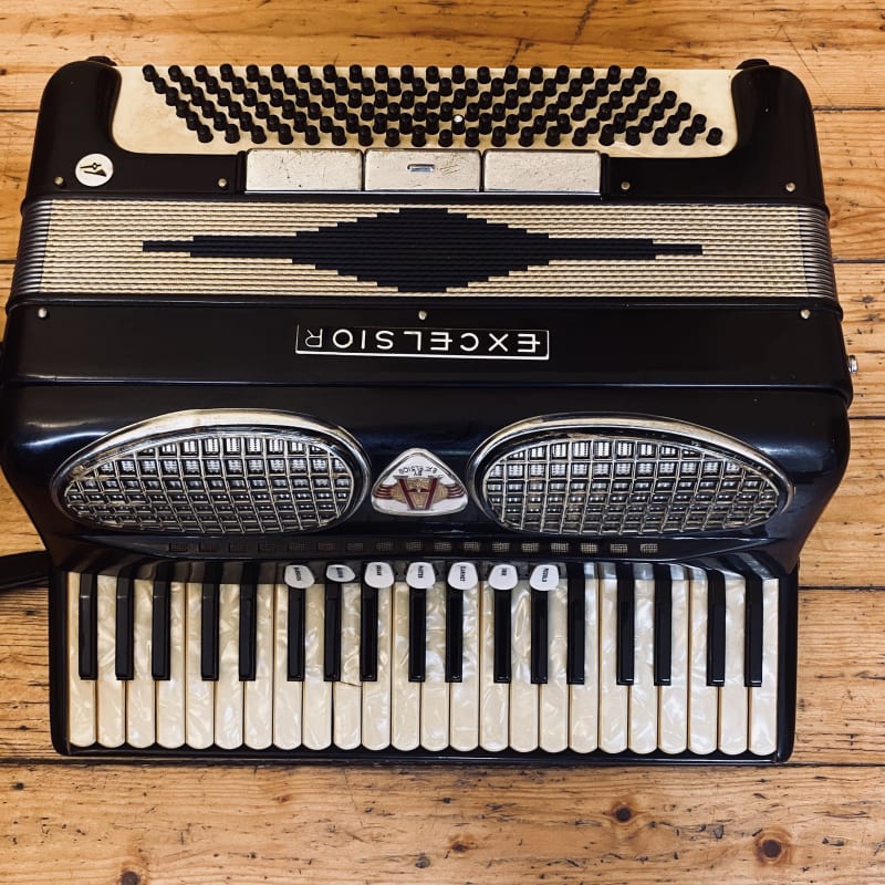 Accordions New & Used Accordions For Sale Reverb UK