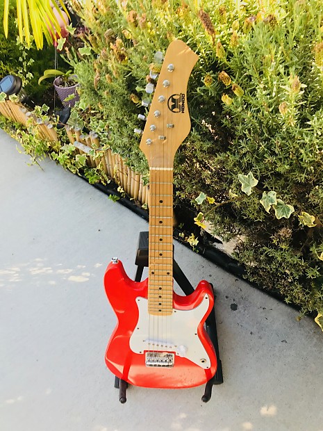 Electric guitar for small hands on sale
