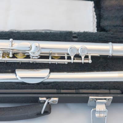 Yamaha YFL-385H Intermediate Flute *Silver Headjoint *Made in Japan *B-foot *Cleaned & Serviced image 8