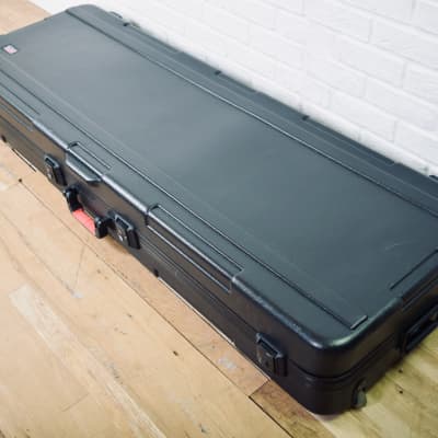 Gator 88 key hard keyboard case in excellent condition-piano flight case image 1