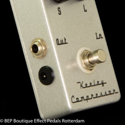 Keeley Compressor 2 Knob s/n 5224 USA signed by Robert Keeley, as used by Matt Bellamy MUSE image 2