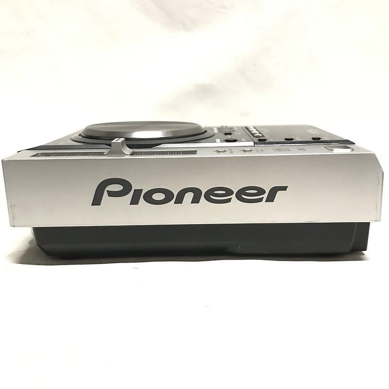 Pioneer CDJ-200 Professional Portable DJ CD Player - USED Pioneer CDJ-200 Professional Portable DJ CD Player - USED