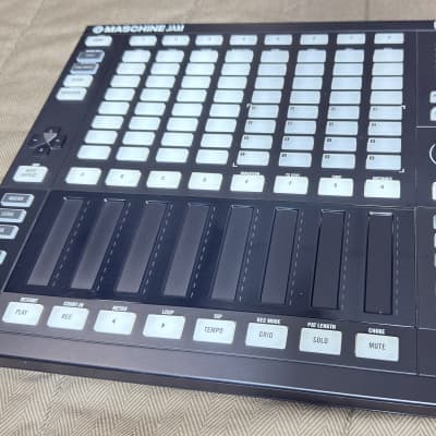 Native Instruments MASCHINE JAM Production & Sequencing