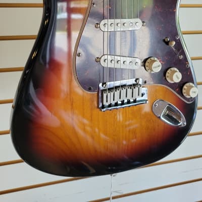 Fender American Standard Stratocaster with Rosewood Fretboard 1998 - 2000 - 3-Color Sunburst image 2