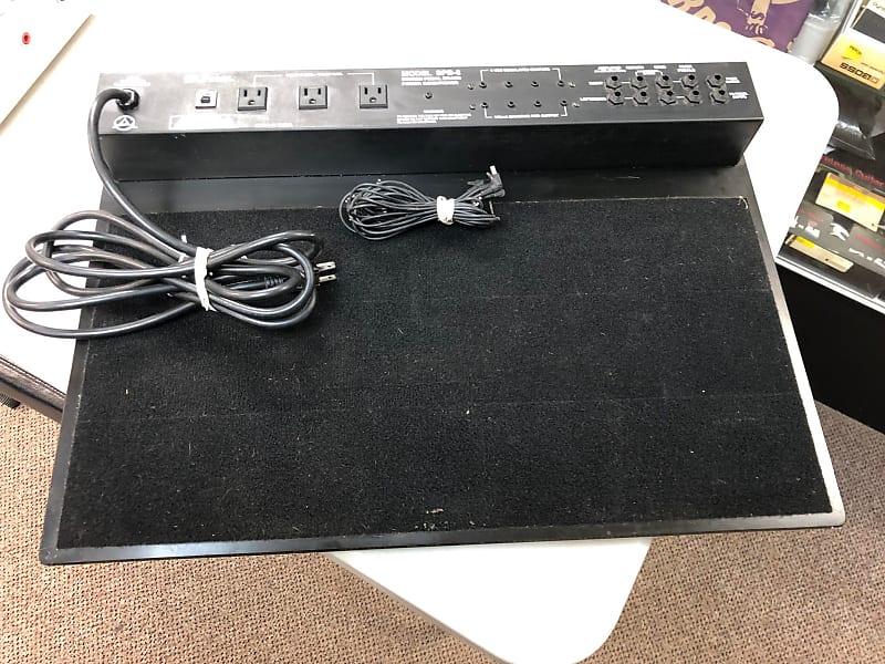 Furman SPB8 Stereo Pedalboard Power Conditioner SPB8 Pedal Reverb