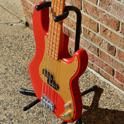 Fender  40th Anniversary Precision Bass®, Vintage Edition, Maple Fingerboard, Gold Anodized Pickguard, Satin Dakota Red image 5