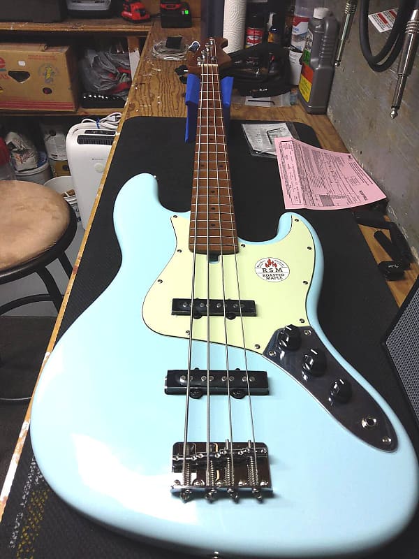 Bacchus BJB-1-RSM/M *Roasted Maple* Sonic Blue Jazz Bass Guitar w