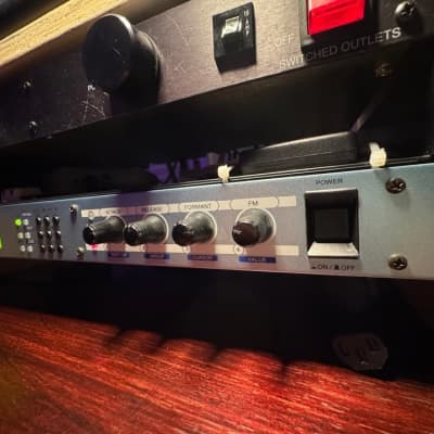 Yamaha FS1R FM Tone Generator and Formant Sequencer