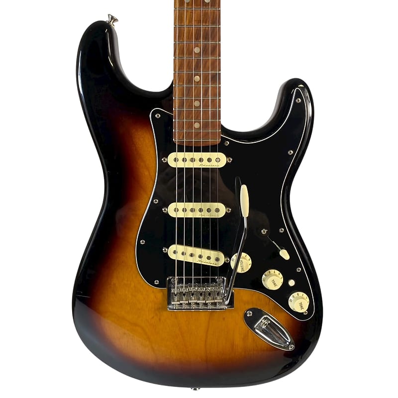 Fender Deluxe Stratocaster 2017 - 2019 | Reverb
